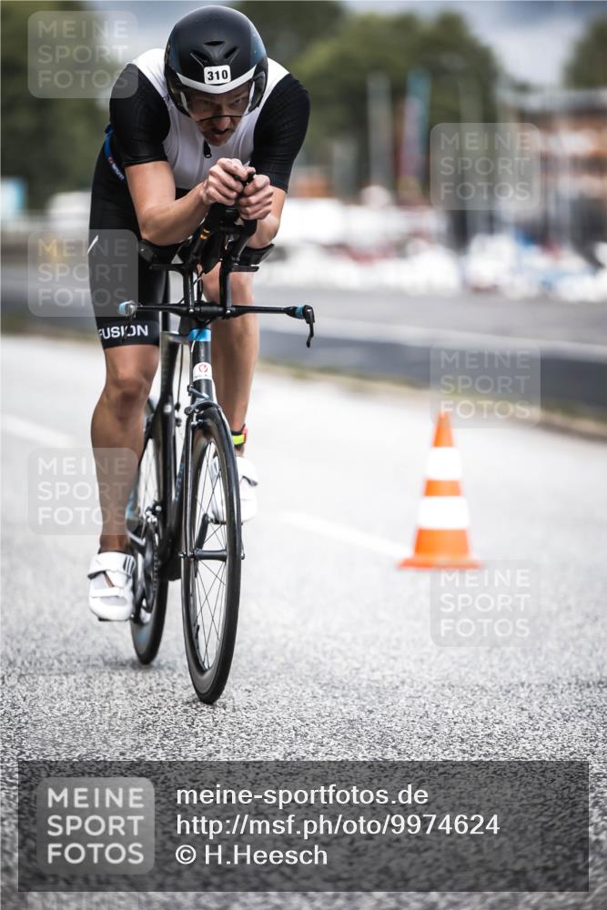 16.08.2026 - KN Förde Triathlon 2026 H.Heesch http://msf.ph/oto/9974624 16.08.2026 11:03:53 Radfahren 310 meine-sportfotos.de