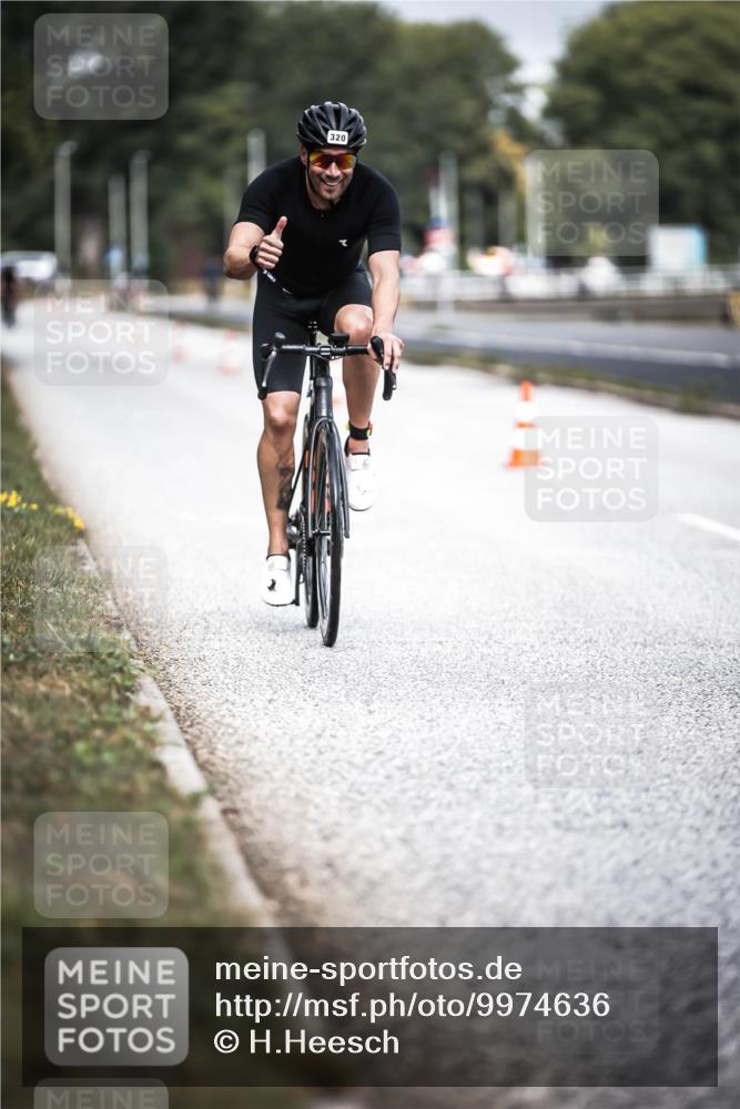 16.08.2026 - KN Förde Triathlon 2026 H.Heesch http://msf.ph/oto/9974636 16.08.2026 11:04:04 Radfahren 320, 363 meine-sportfotos.de