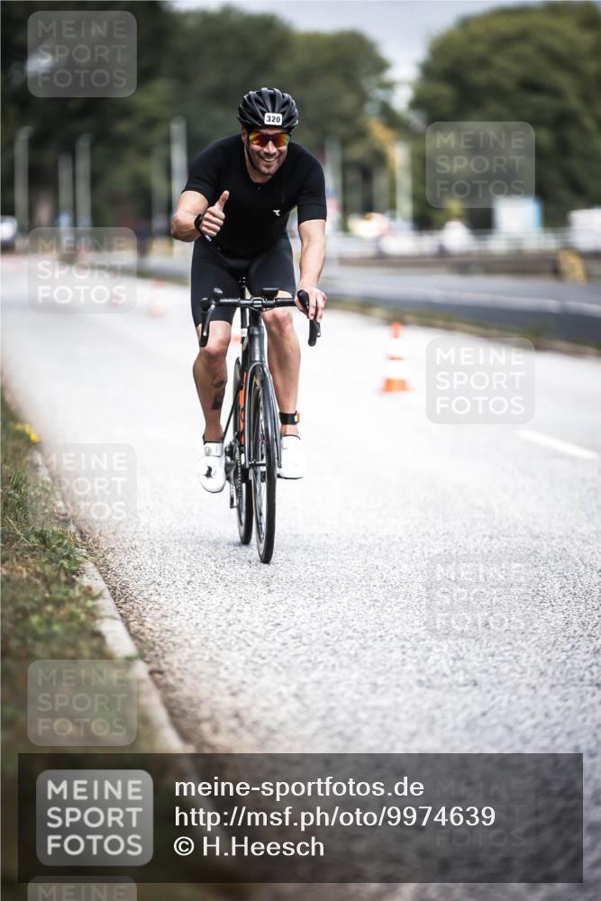16.08.2026 - KN Förde Triathlon 2026 H.Heesch http://msf.ph/oto/9974639 16.08.2026 11:04:04 Radfahren 320, 363 meine-sportfotos.de