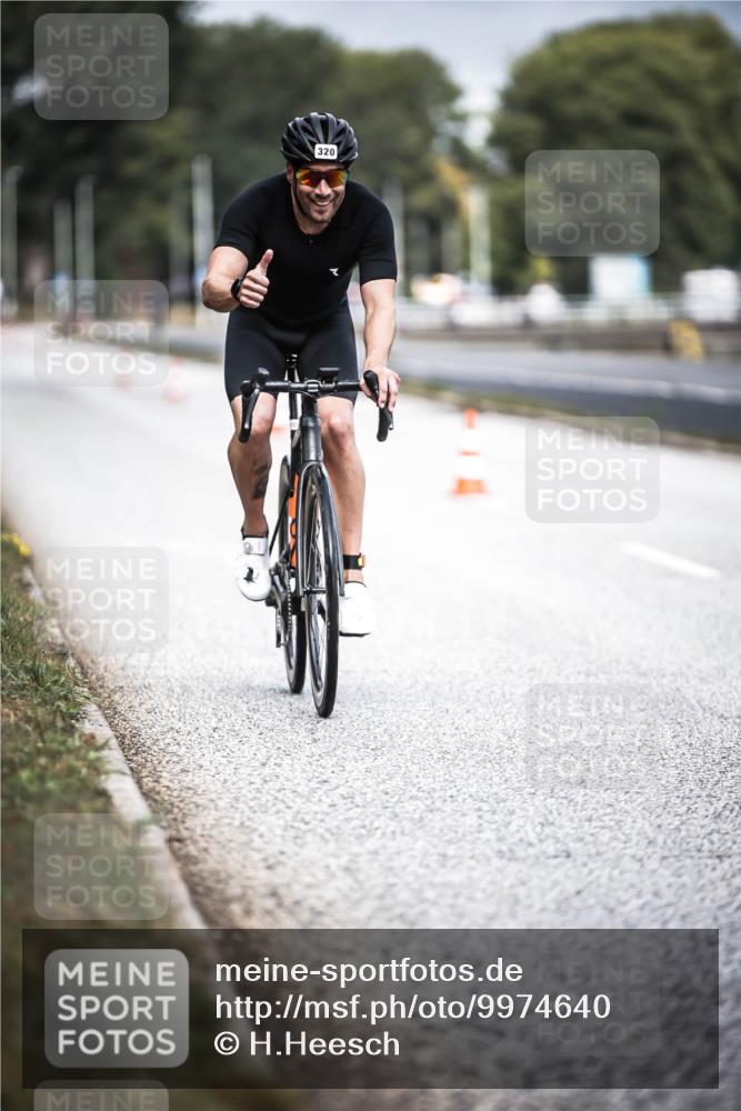 16.08.2026 - KN Förde Triathlon 2026 H.Heesch http://msf.ph/oto/9974640 16.08.2026 11:04:04 Radfahren 320, 363 meine-sportfotos.de