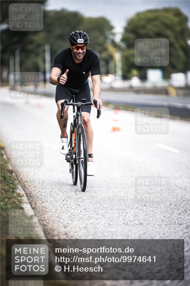 16.08.2026 - KN Förde Triathlon 2026 H.Heesch http://msf.ph/oto/9974641 16.08.2026 11:04:04 Radfahren 320, 363 meine-sportfotos.de