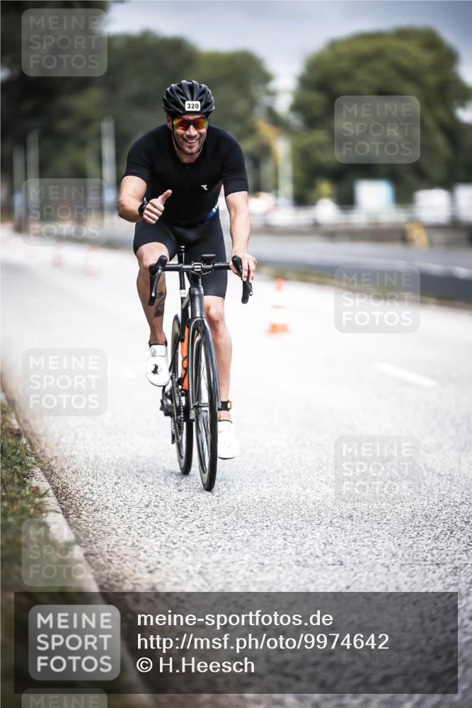 16.08.2026 - KN Förde Triathlon 2026 H.Heesch http://msf.ph/oto/9974642 16.08.2026 11:04:04 Radfahren 320, 363 meine-sportfotos.de