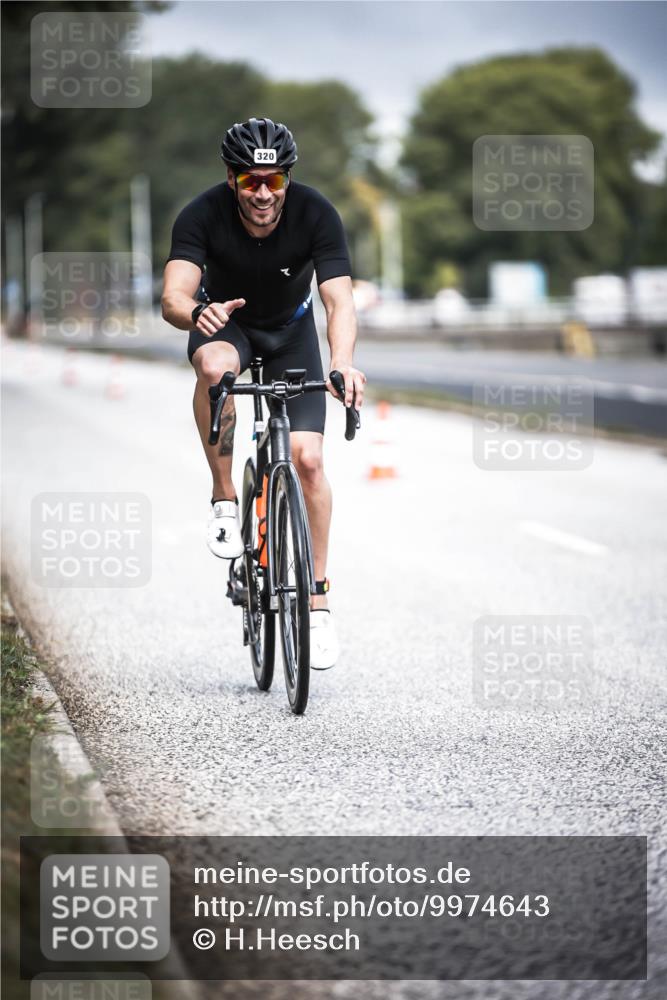 16.08.2026 - KN Förde Triathlon 2026 H.Heesch http://msf.ph/oto/9974643 16.08.2026 11:04:04 Radfahren 320, 363 meine-sportfotos.de
