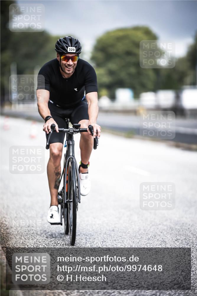 16.08.2026 - KN Förde Triathlon 2026 H.Heesch http://msf.ph/oto/9974648 16.08.2026 11:04:04 Radfahren 320, 363 meine-sportfotos.de