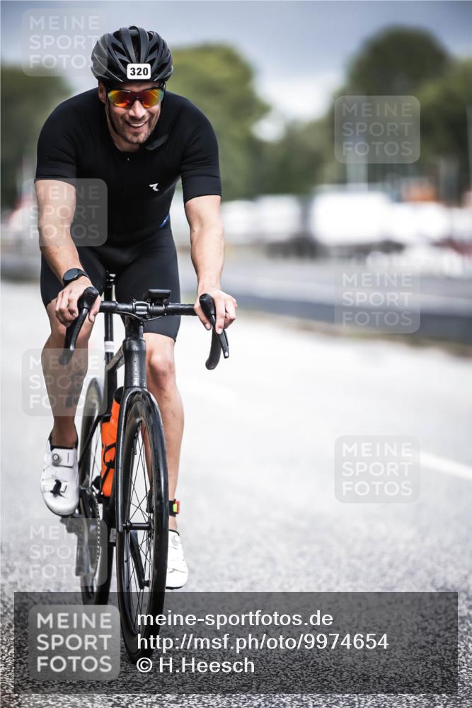 16.08.2026 - KN Förde Triathlon 2026 H.Heesch http://msf.ph/oto/9974654 16.08.2026 11:04:05 Radfahren 320, 363 meine-sportfotos.de