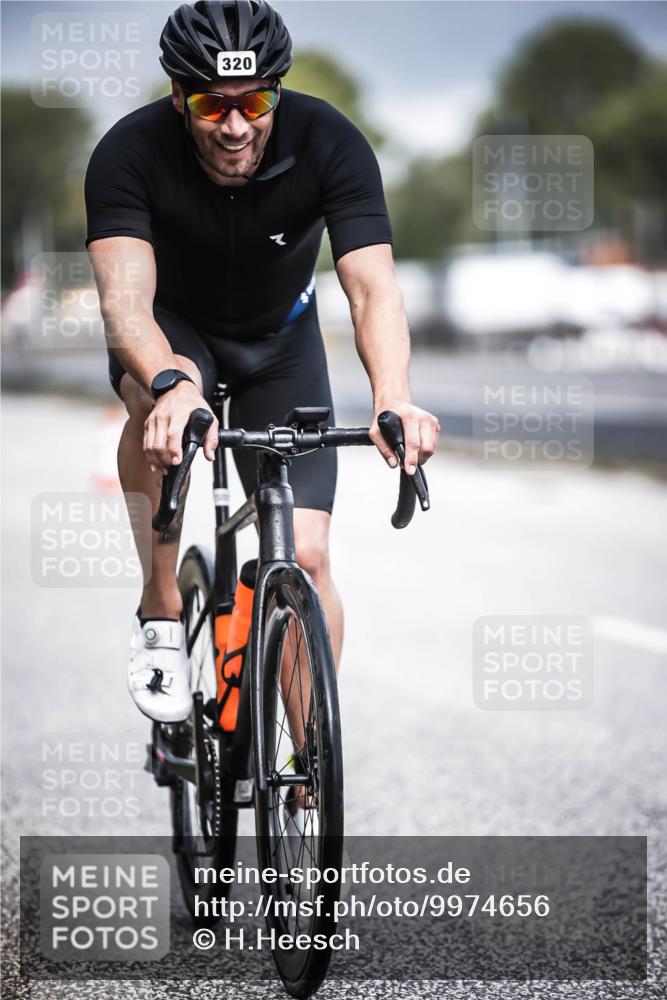 16.08.2026 - KN Förde Triathlon 2026 H.Heesch http://msf.ph/oto/9974656 16.08.2026 11:04:05 Radfahren 320, 363 meine-sportfotos.de