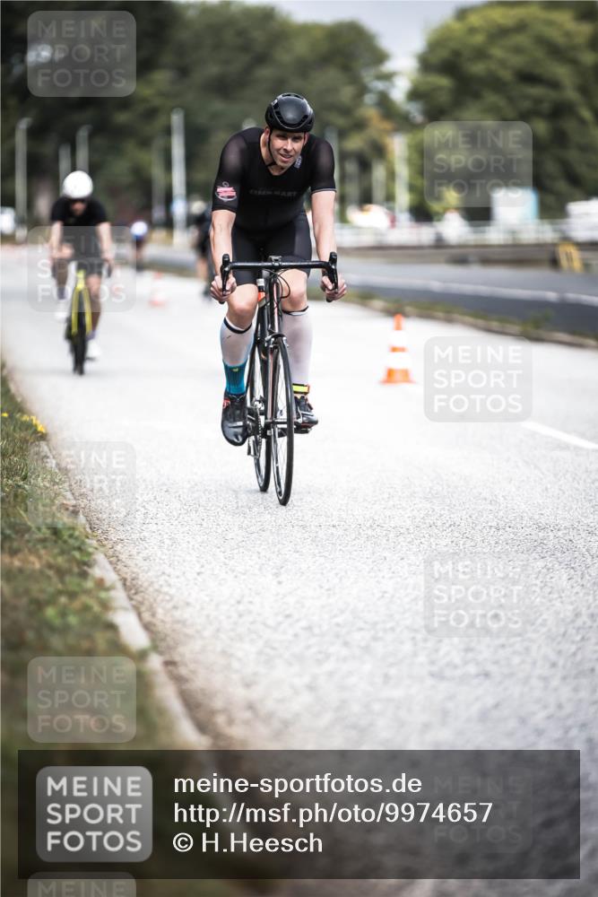 16.08.2026 - KN Förde Triathlon 2026 H.Heesch http://msf.ph/oto/9974657 16.08.2026 11:04:16 Radfahren 309, 329, 340 meine-sportfotos.de
