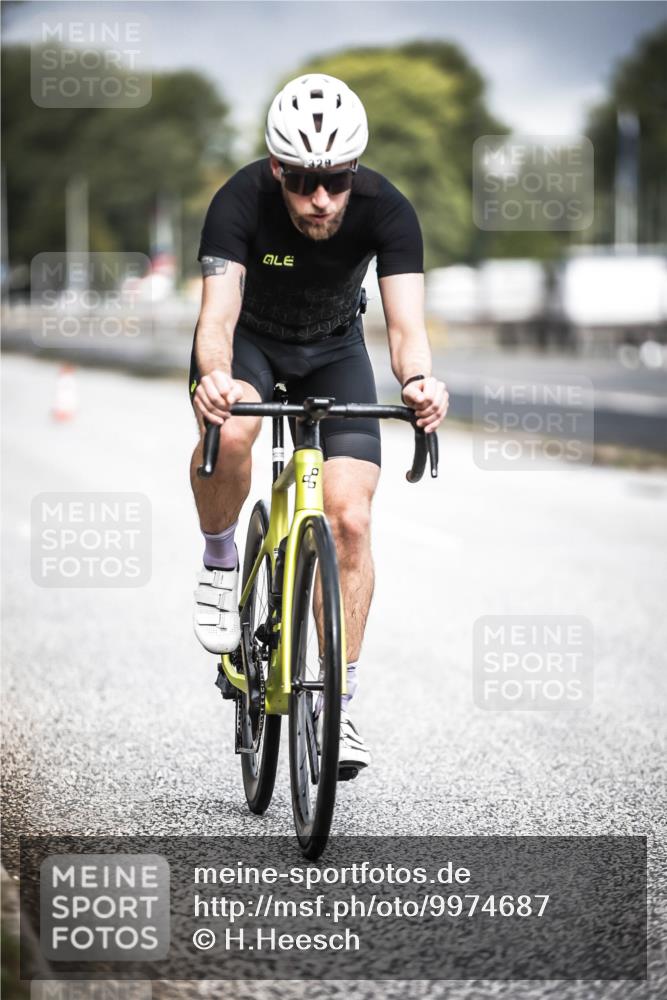 16.08.2026 - KN Förde Triathlon 2026 H.Heesch http://msf.ph/oto/9974687 16.08.2026 11:04:18 Radfahren 309, 329, 340 meine-sportfotos.de