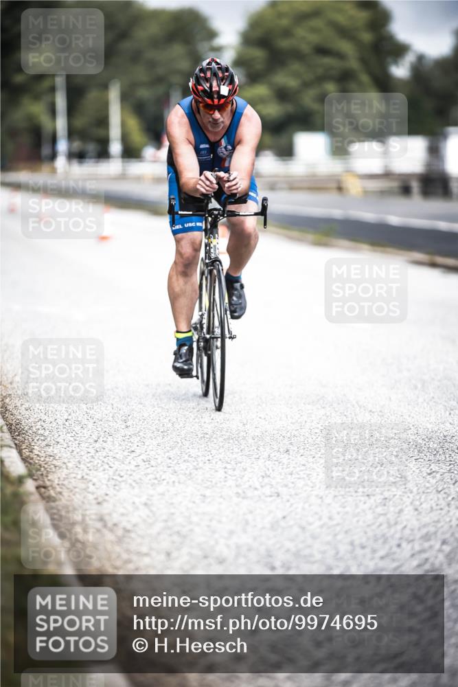 16.08.2026 - KN Förde Triathlon 2026 H.Heesch http://msf.ph/oto/9974695 16.08.2026 11:04:32 Radfahren 321, 327 meine-sportfotos.de