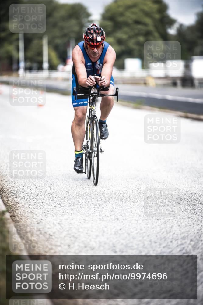 16.08.2026 - KN Förde Triathlon 2026 H.Heesch http://msf.ph/oto/9974696 16.08.2026 11:04:32 Radfahren 321, 327 meine-sportfotos.de