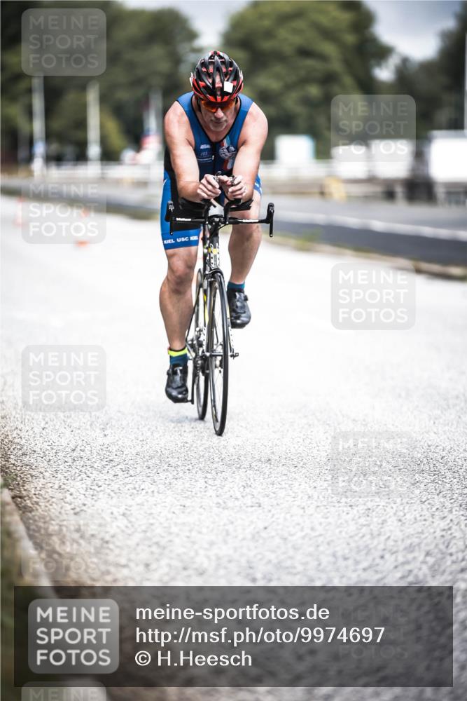 16.08.2026 - KN Förde Triathlon 2026 H.Heesch http://msf.ph/oto/9974697 16.08.2026 11:04:32 Radfahren 321, 327 meine-sportfotos.de