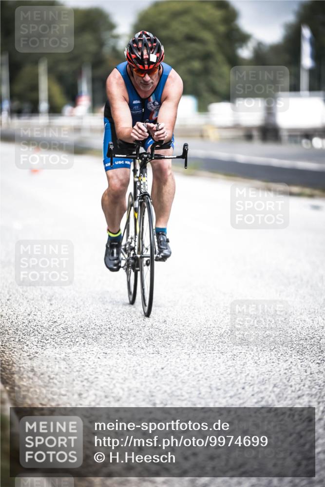 16.08.2026 - KN Förde Triathlon 2026 H.Heesch http://msf.ph/oto/9974699 16.08.2026 11:04:32 Radfahren 321, 327 meine-sportfotos.de