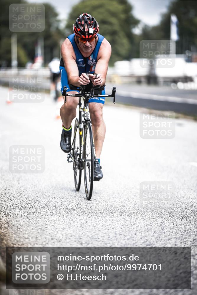 16.08.2026 - KN Förde Triathlon 2026 H.Heesch http://msf.ph/oto/9974701 16.08.2026 11:04:32 Radfahren 321, 327 meine-sportfotos.de