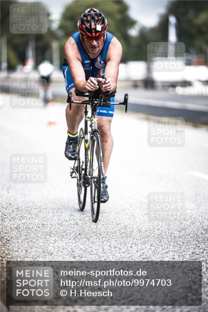 16.08.2026 - KN Förde Triathlon 2026 H.Heesch http://msf.ph/oto/9974703 16.08.2026 11:04:32 Radfahren 321, 327 meine-sportfotos.de