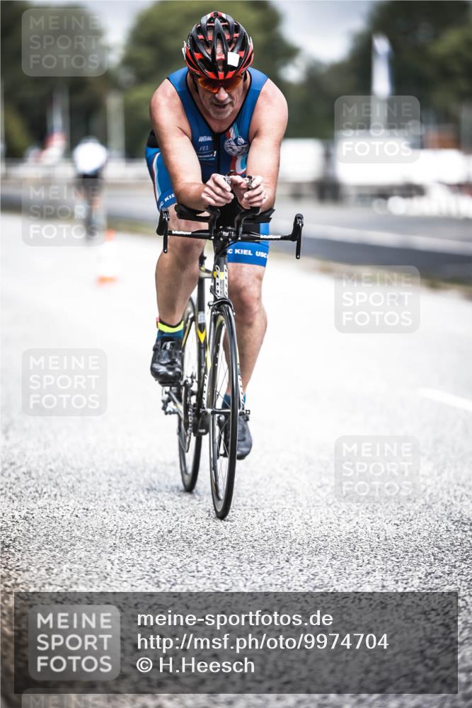 16.08.2026 - KN Förde Triathlon 2026 H.Heesch http://msf.ph/oto/9974704 16.08.2026 11:04:32 Radfahren 321, 327 meine-sportfotos.de