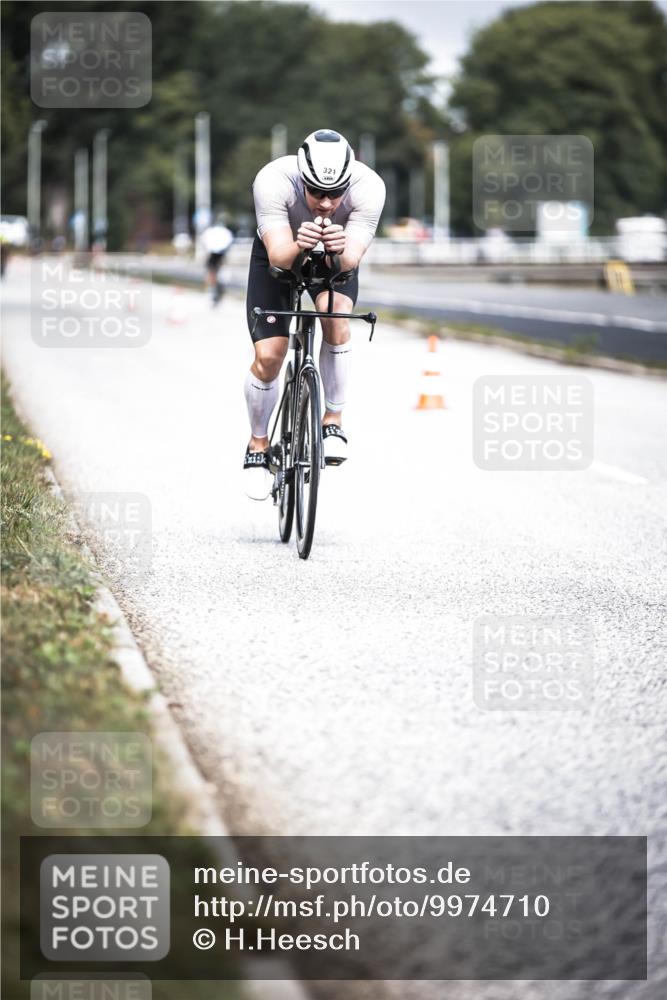 16.08.2026 - KN Förde Triathlon 2026 H.Heesch http://msf.ph/oto/9974710 16.08.2026 11:04:36 Radfahren 321 meine-sportfotos.de