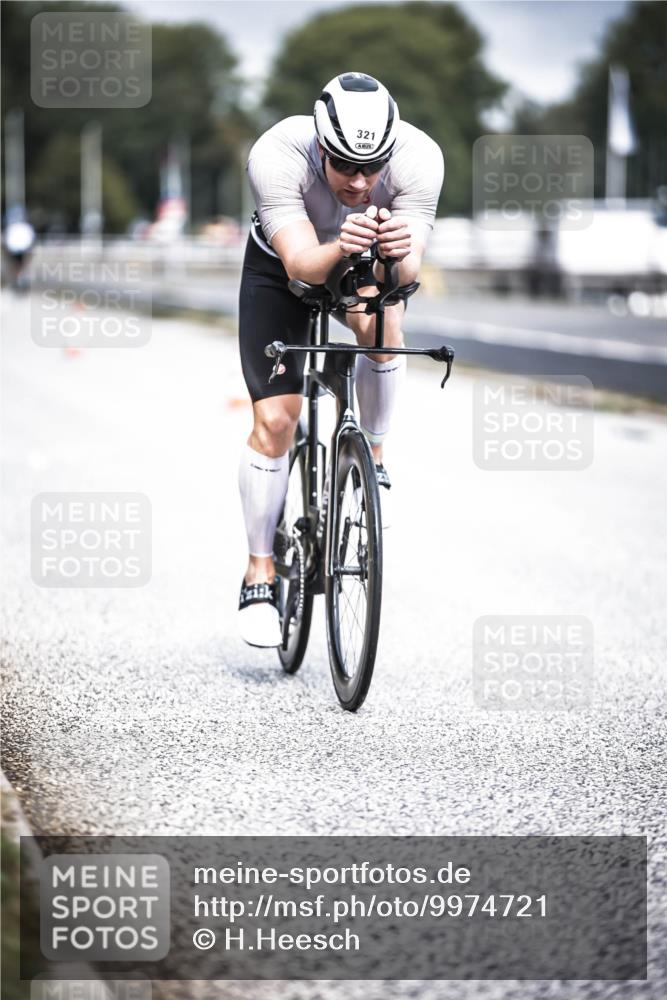 16.08.2026 - KN Förde Triathlon 2026 H.Heesch http://msf.ph/oto/9974721 16.08.2026 11:04:37 Radfahren 321 meine-sportfotos.de
