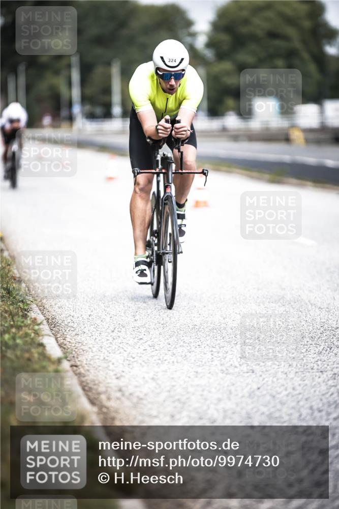 16.08.2026 - KN Förde Triathlon 2026 H.Heesch http://msf.ph/oto/9974730 16.08.2026 11:04:48 Radfahren 324, 336 meine-sportfotos.de