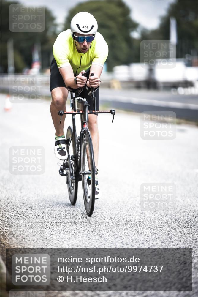 16.08.2026 - KN Förde Triathlon 2026 H.Heesch http://msf.ph/oto/9974737 16.08.2026 11:04:49 Radfahren 324, 336 meine-sportfotos.de
