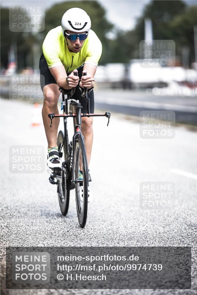 16.08.2026 - KN Förde Triathlon 2026 H.Heesch http://msf.ph/oto/9974739 16.08.2026 11:04:49 Radfahren 324, 336 meine-sportfotos.de