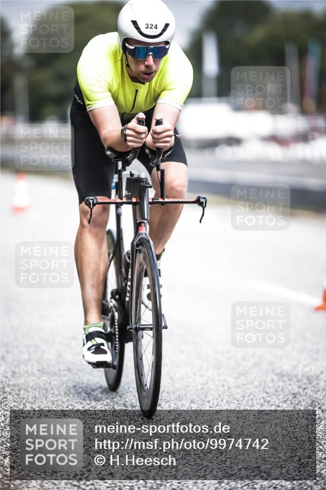 16.08.2026 - KN Förde Triathlon 2026 H.Heesch http://msf.ph/oto/9974742 16.08.2026 11:04:49 Radfahren 324, 336 meine-sportfotos.de