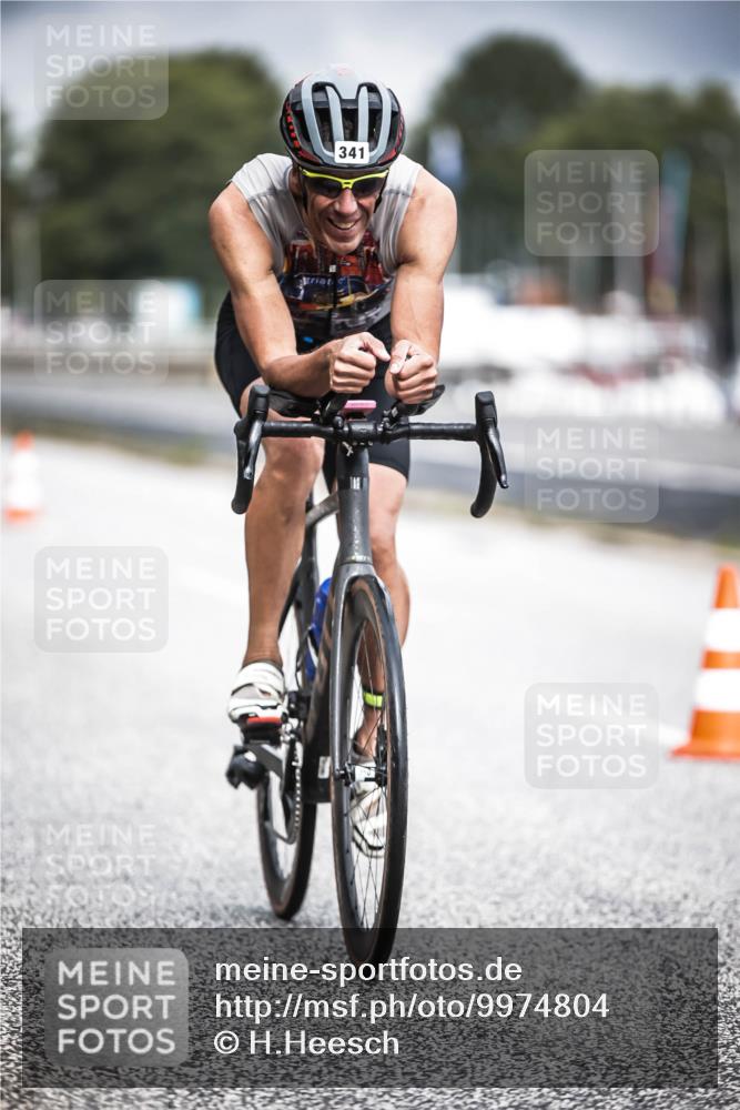 16.08.2026 - KN Förde Triathlon 2026 H.Heesch http://msf.ph/oto/9974804 16.08.2026 11:05:18 Radfahren 341, 350, 355, 367 meine-sportfotos.de