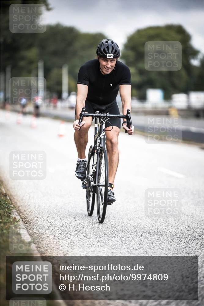 16.08.2026 - KN Förde Triathlon 2026 H.Heesch http://msf.ph/oto/9974809 16.08.2026 11:06:19 Radfahren 339, 363 meine-sportfotos.de