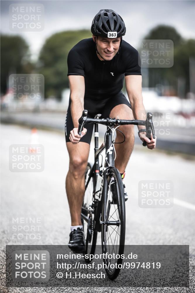 16.08.2026 - KN Förde Triathlon 2026 H.Heesch http://msf.ph/oto/9974819 16.08.2026 11:06:19 Radfahren 339, 363 meine-sportfotos.de