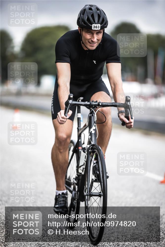 16.08.2026 - KN Förde Triathlon 2026 H.Heesch http://msf.ph/oto/9974820 16.08.2026 11:06:19 Radfahren 339, 363 meine-sportfotos.de