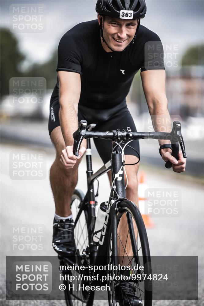 16.08.2026 - KN Förde Triathlon 2026 H.Heesch http://msf.ph/oto/9974824 16.08.2026 11:06:19 Radfahren 339, 363 meine-sportfotos.de