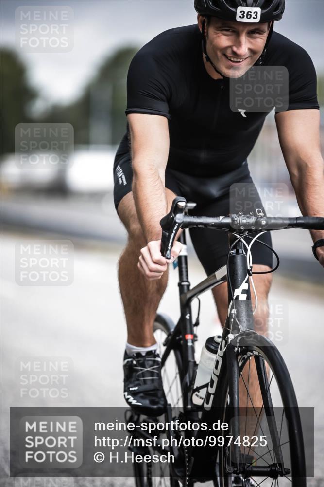 16.08.2026 - KN Förde Triathlon 2026 H.Heesch http://msf.ph/oto/9974825 16.08.2026 11:06:19 Radfahren 339, 363 meine-sportfotos.de