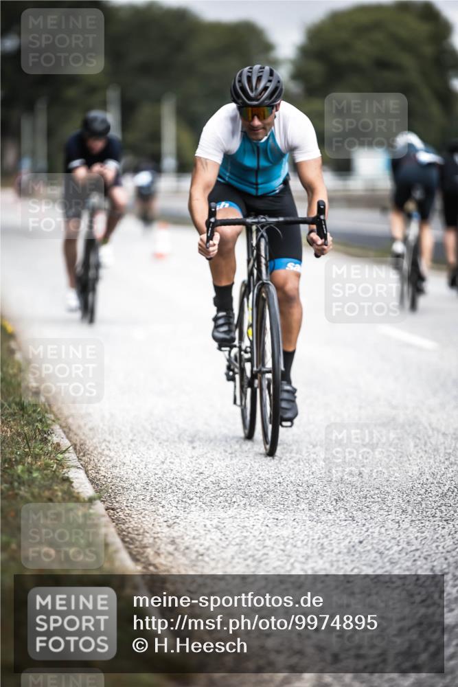16.08.2026 - KN Förde Triathlon 2026 H.Heesch http://msf.ph/oto/9974895 16.08.2026 11:07:22 Radfahren 302, 322, 328, 345, 348, 371 meine-sportfotos.de