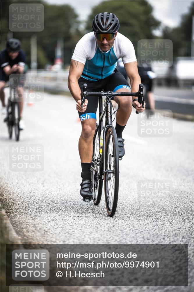 16.08.2026 - KN Förde Triathlon 2026 H.Heesch http://msf.ph/oto/9974901 16.08.2026 11:07:22 Radfahren 302, 322, 328, 345, 348, 371 meine-sportfotos.de