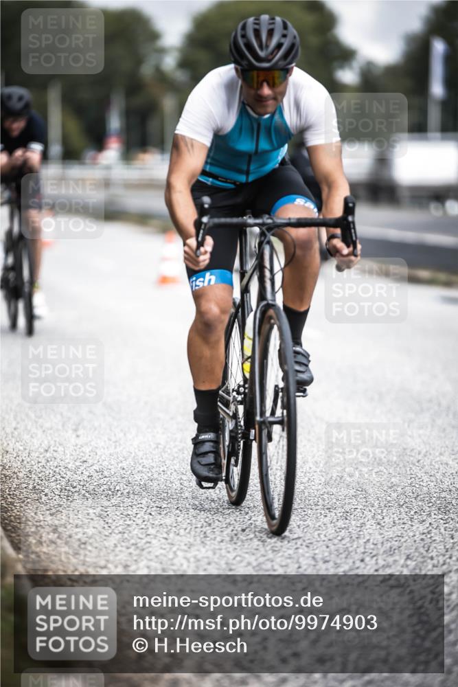 16.08.2026 - KN Förde Triathlon 2026 H.Heesch http://msf.ph/oto/9974903 16.08.2026 11:07:22 Radfahren 302, 322, 328, 345, 348, 371 meine-sportfotos.de