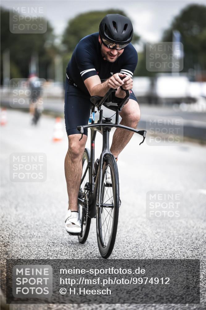 16.08.2026 - KN Förde Triathlon 2026 H.Heesch http://msf.ph/oto/9974912 16.08.2026 11:07:24 Radfahren 302, 322, 328 meine-sportfotos.de