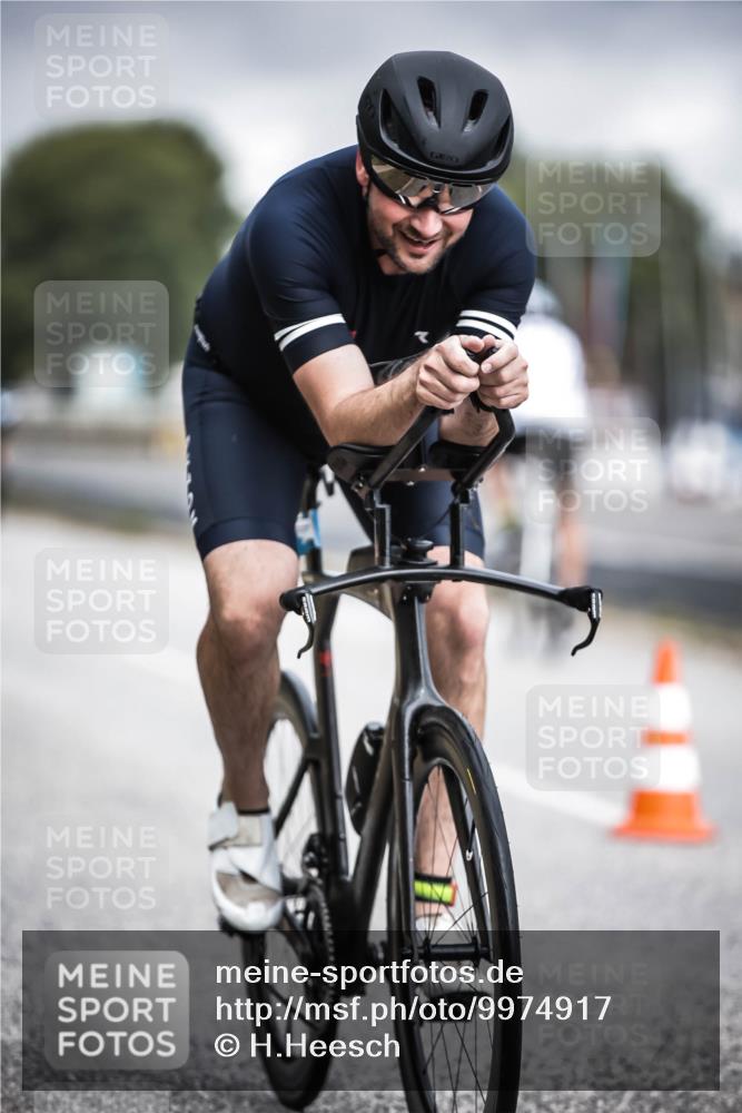 16.08.2026 - KN Förde Triathlon 2026 H.Heesch http://msf.ph/oto/9974917 16.08.2026 11:07:24 Radfahren 302, 322, 328 meine-sportfotos.de