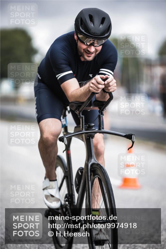 16.08.2026 - KN Förde Triathlon 2026 H.Heesch http://msf.ph/oto/9974918 16.08.2026 11:07:24 Radfahren 302, 322, 328 meine-sportfotos.de