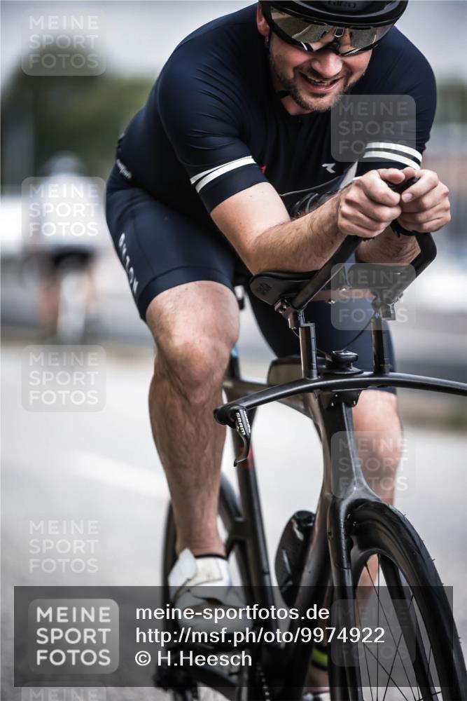 16.08.2026 - KN Förde Triathlon 2026 H.Heesch http://msf.ph/oto/9974922 16.08.2026 11:07:24 Radfahren 302, 322, 328 meine-sportfotos.de