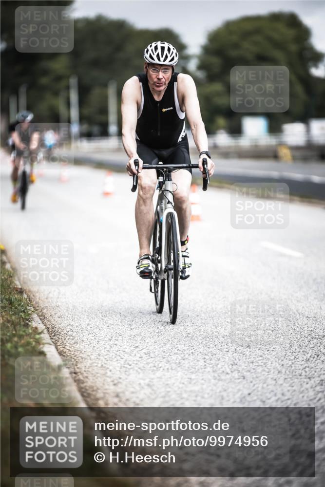 16.08.2026 - KN Förde Triathlon 2026 H.Heesch http://msf.ph/oto/9974956 16.08.2026 11:07:41 Radfahren 355, 367 meine-sportfotos.de