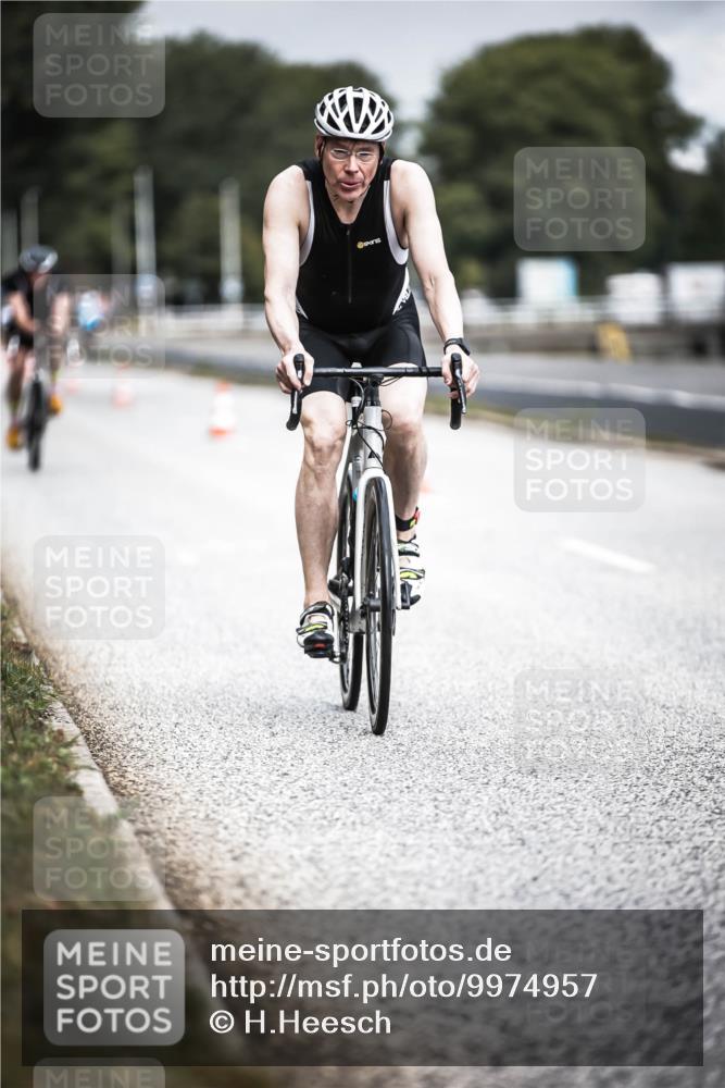 16.08.2026 - KN Förde Triathlon 2026 H.Heesch http://msf.ph/oto/9974957 16.08.2026 11:07:41 Radfahren 355, 367 meine-sportfotos.de