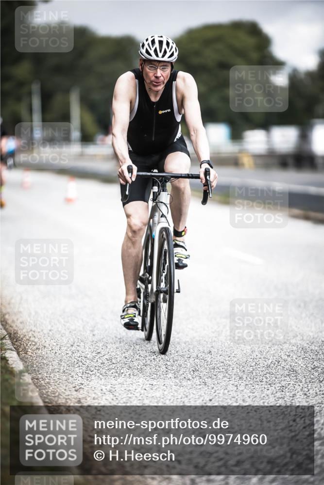 16.08.2026 - KN Förde Triathlon 2026 H.Heesch http://msf.ph/oto/9974960 16.08.2026 11:07:41 Radfahren 355, 367 meine-sportfotos.de