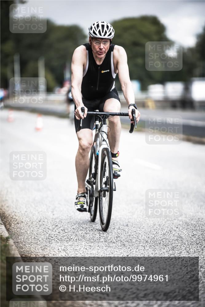 16.08.2026 - KN Förde Triathlon 2026 H.Heesch http://msf.ph/oto/9974961 16.08.2026 11:07:41 Radfahren 355, 367 meine-sportfotos.de
