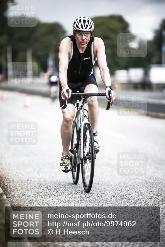 16.08.2026 - KN Förde Triathlon 2026 H.Heesch http://msf.ph/oto/9974962 16.08.2026 11:07:41 Radfahren 355, 367 meine-sportfotos.de
