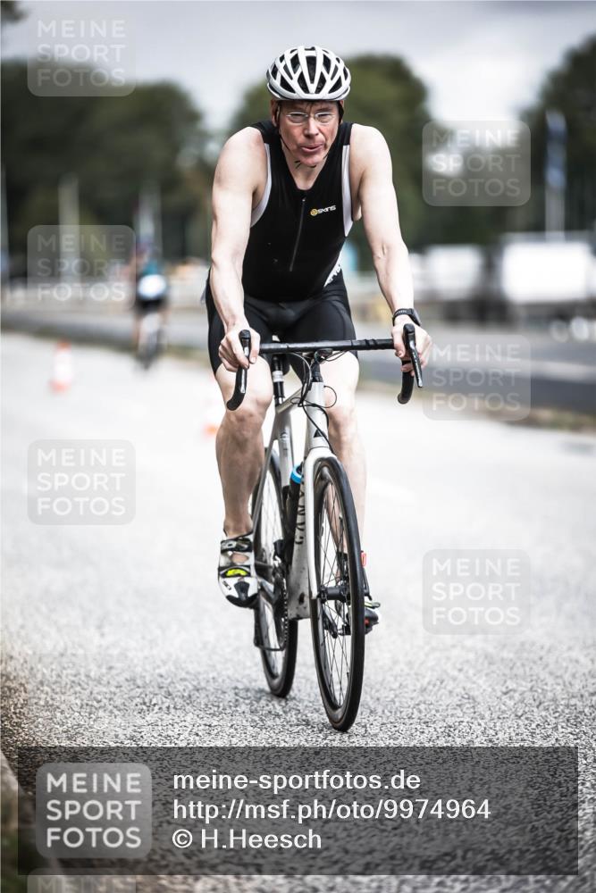 16.08.2026 - KN Förde Triathlon 2026 H.Heesch http://msf.ph/oto/9974964 16.08.2026 11:07:41 Radfahren 355, 367 meine-sportfotos.de