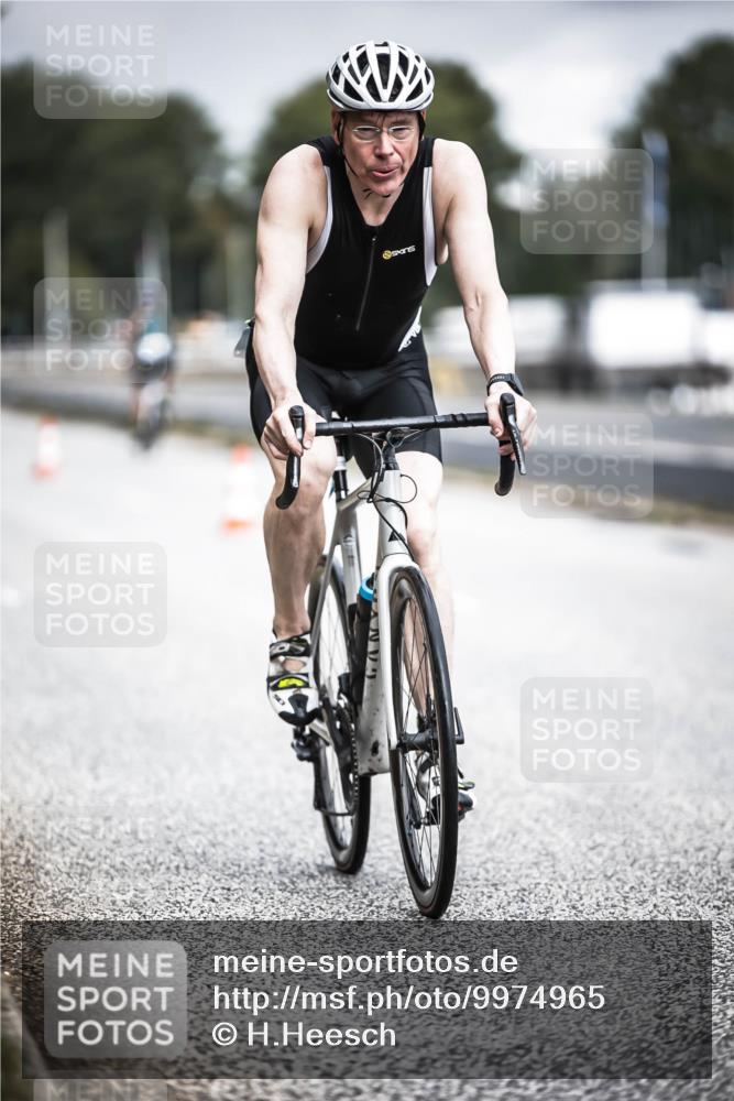 16.08.2026 - KN Förde Triathlon 2026 H.Heesch http://msf.ph/oto/9974965 16.08.2026 11:07:41 Radfahren 355, 367 meine-sportfotos.de