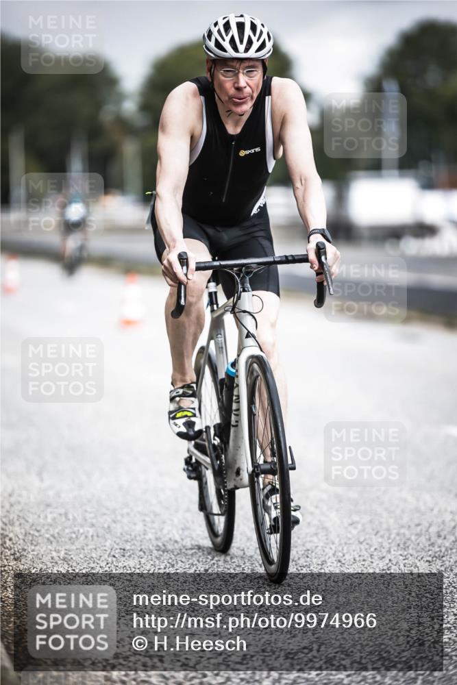 16.08.2026 - KN Förde Triathlon 2026 H.Heesch http://msf.ph/oto/9974966 16.08.2026 11:07:41 Radfahren 355, 367 meine-sportfotos.de