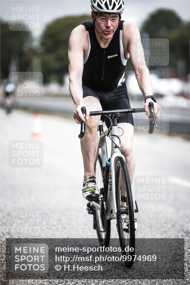 16.08.2026 - KN Förde Triathlon 2026 H.Heesch http://msf.ph/oto/9974969 16.08.2026 11:07:41 Radfahren 355, 367 meine-sportfotos.de