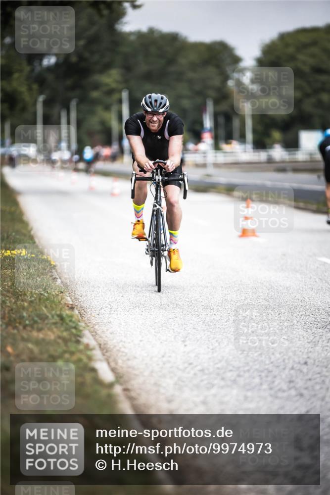 16.08.2026 - KN Förde Triathlon 2026 H.Heesch http://msf.ph/oto/9974973 16.08.2026 11:07:43 Radfahren 355, 367, 391 meine-sportfotos.de