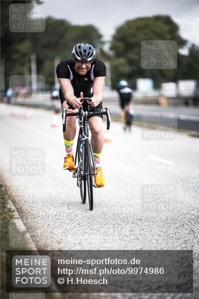 16.08.2026 - KN Förde Triathlon 2026 H.Heesch http://msf.ph/oto/9974986 16.08.2026 11:07:44 Radfahren 355, 367, 391 meine-sportfotos.de