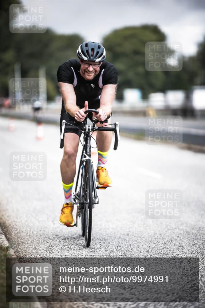 16.08.2026 - KN Förde Triathlon 2026 H.Heesch http://msf.ph/oto/9974991 16.08.2026 11:07:44 Radfahren 355, 367, 391 meine-sportfotos.de